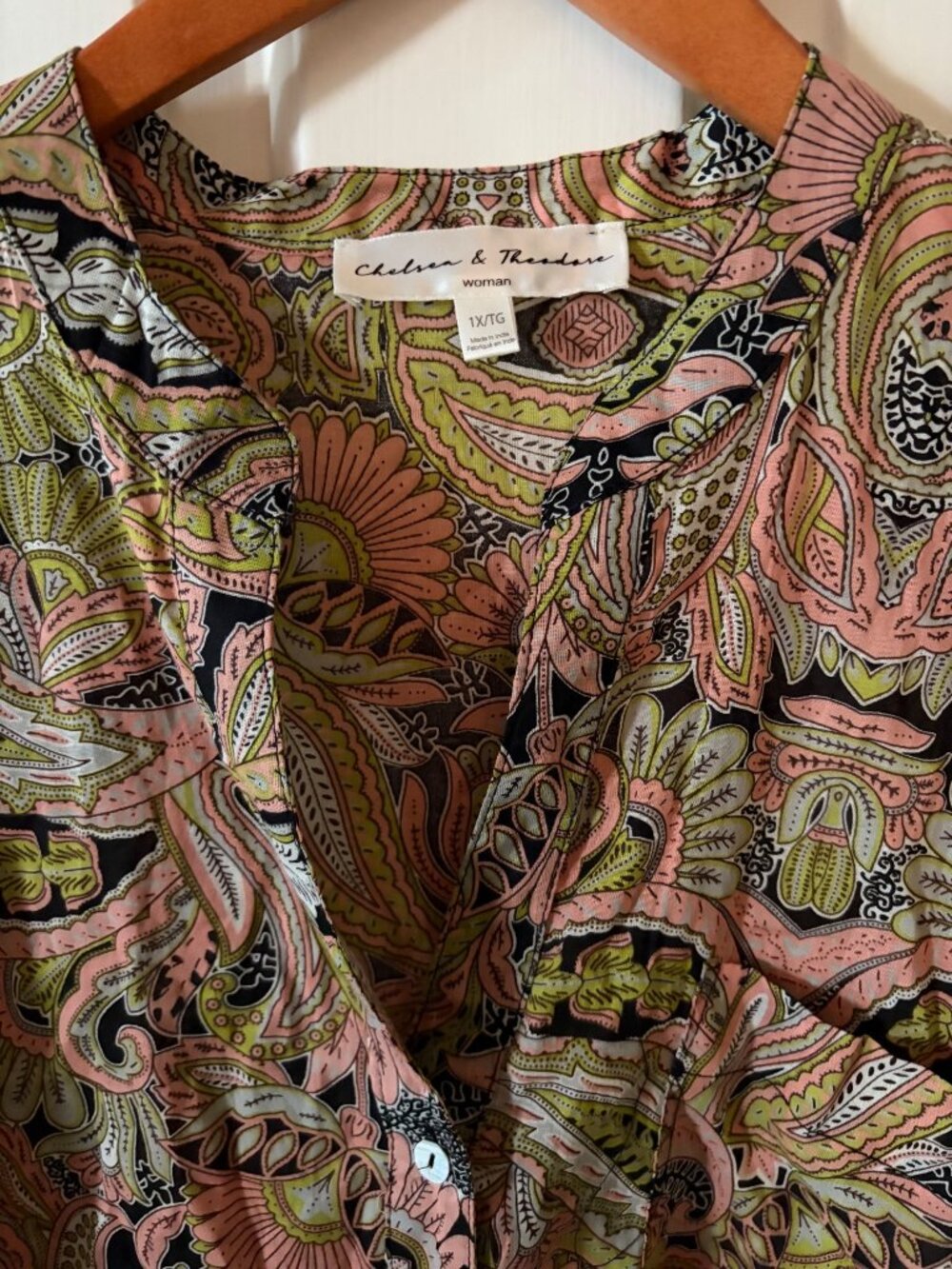 Women's Chelsea & Theodore Plus Size 1X Paisley Button Down Lightweight Top Shir - Picture 4 of 10